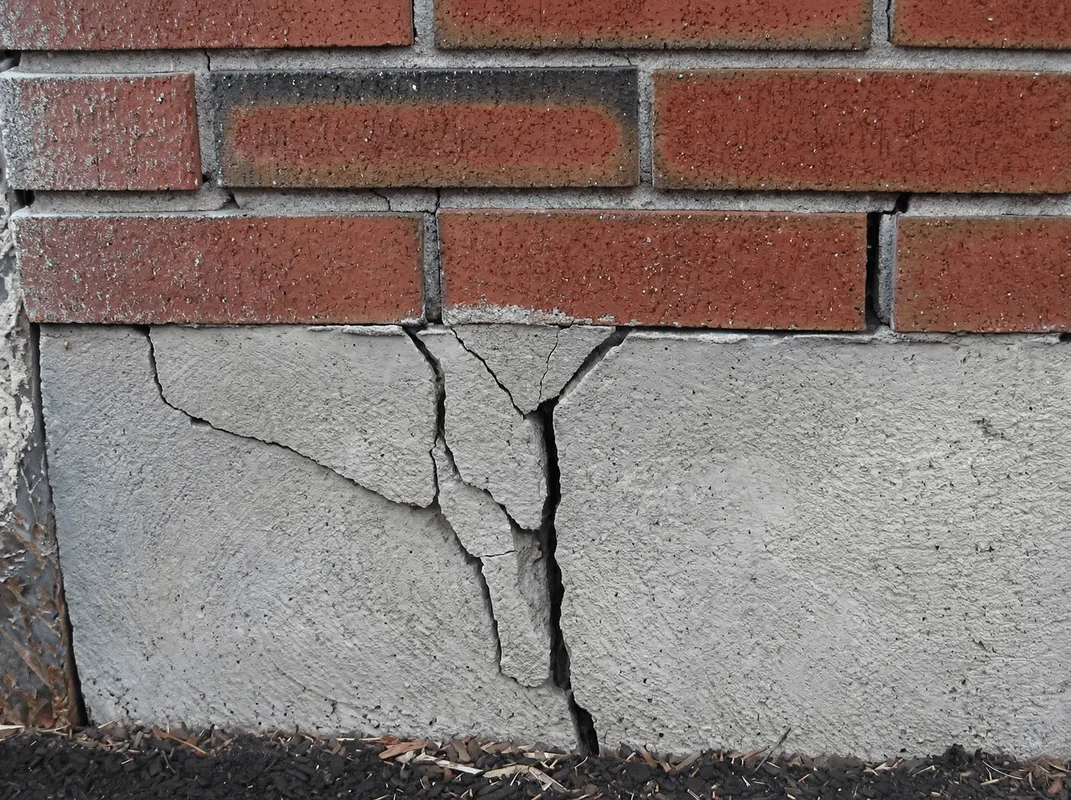 Concrete foundation with serious structural damage in Jacksonville, FL